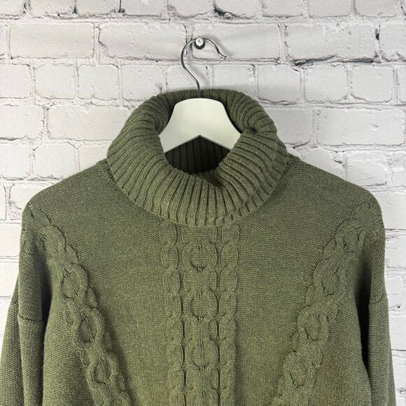 SOLD -Do NOT PURCHASELL Bean Cable Knit Cotton Turtleneck Sweater Size M - Picture 2 of 6